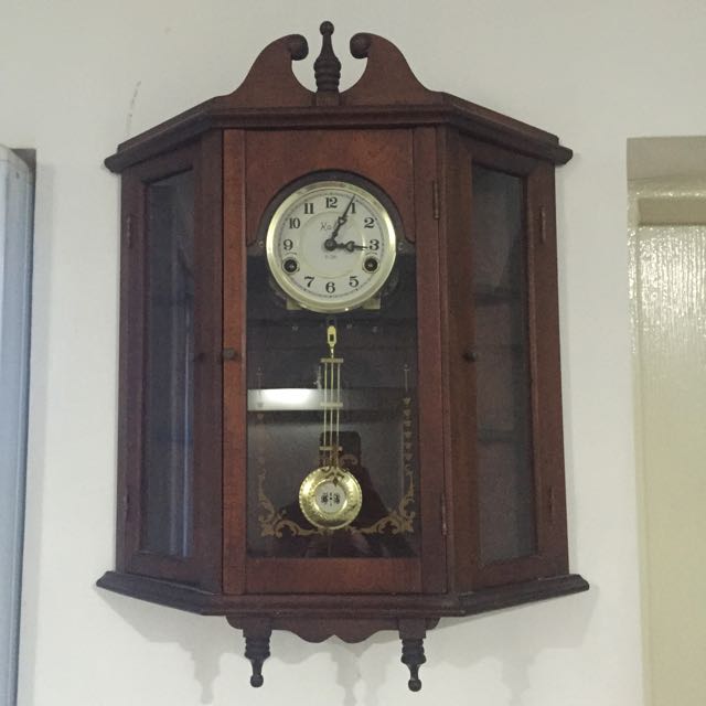 Vintage Hand Wound Clock, Hobbies & Toys, Memorabilia & Collectibles
