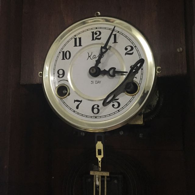 Vintage Hand Wound Clock, Hobbies & Toys, Memorabilia & Collectibles