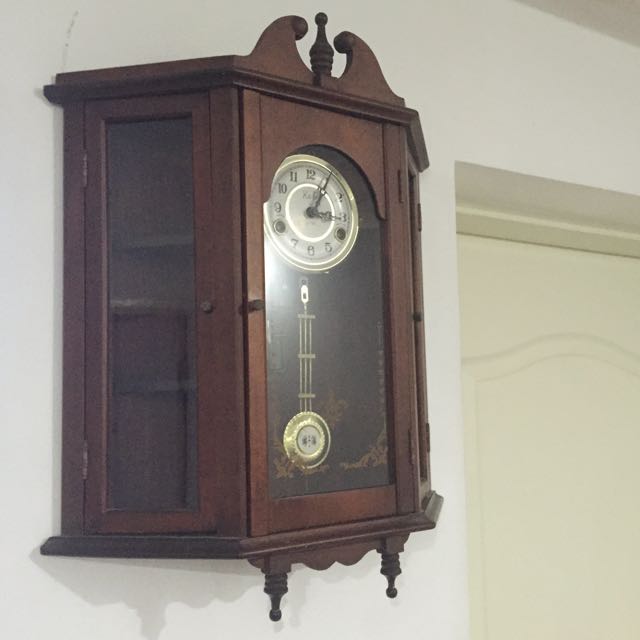 Vintage Hand Wound Clock, Hobbies & Toys, Memorabilia & Collectibles