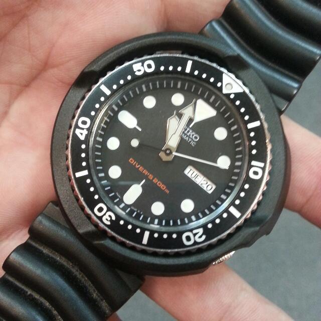Seiko skx007 Diver 200m Mens Watch with Black Tuna Shroud Protector, Mobile  Phones & Gadgets, Wearables & Smart Watches on Carousell