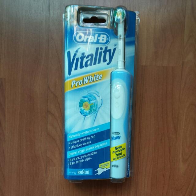 oral b vitality pro white
