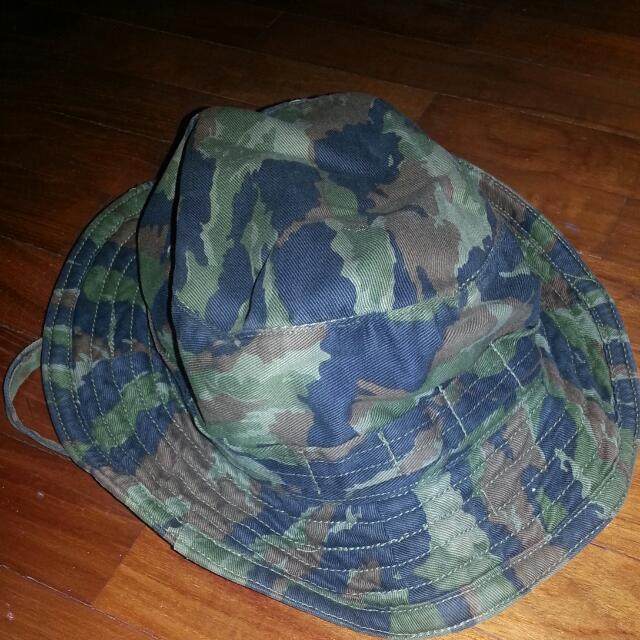 SAF Army Jungle Hat 1980s, Hobbies & Toys, Memorabilia & Collectibles
