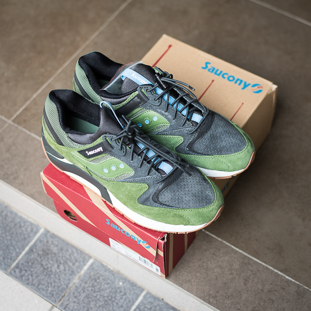saucony grid 9000 premium 3 dots