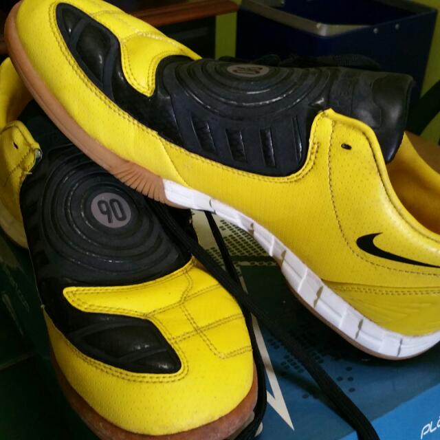 bright yellow nike shoes