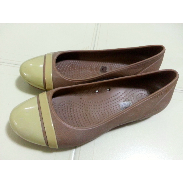 size 5 crocs shoes