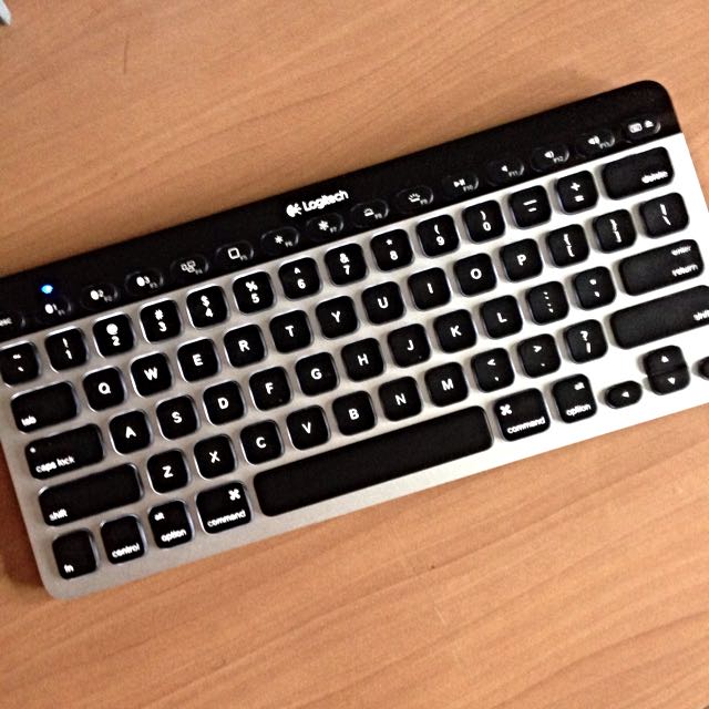 Logitech K811 Backlit Bluetooth Easy Switch Keyboard For iPad iMac