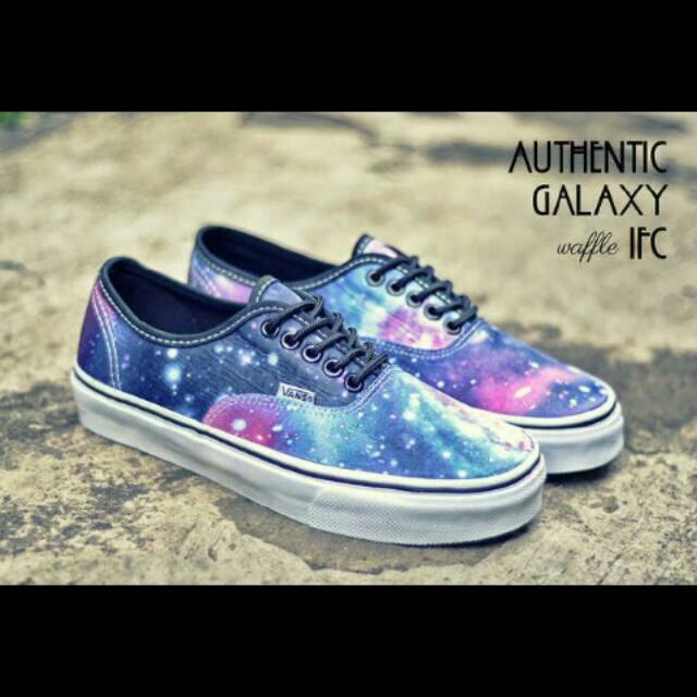 VANS AUTHENTIC GALAXY Olah Raga di Carousell
