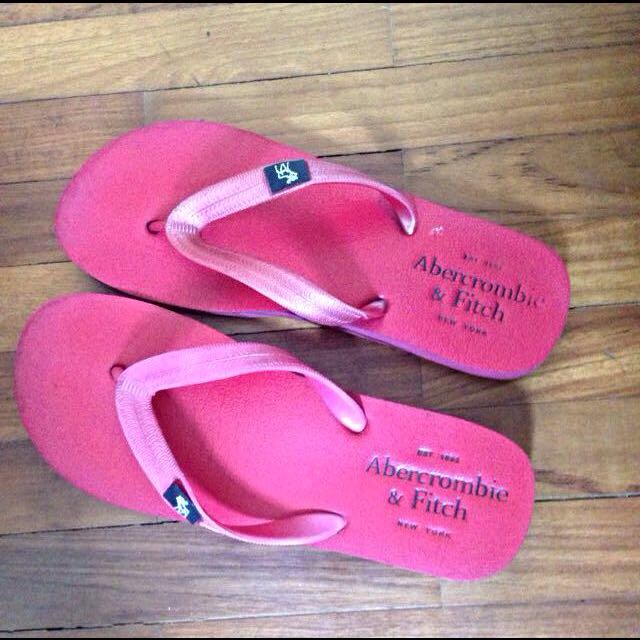 Abercrombie and fitch flip flops sale