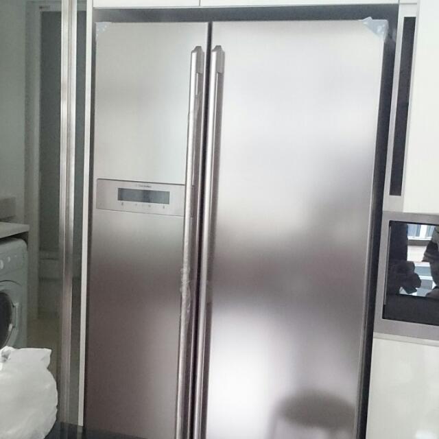 Electrolux Refrigerator ESE5608TA, TV & Home Appliances, Kitchen ...