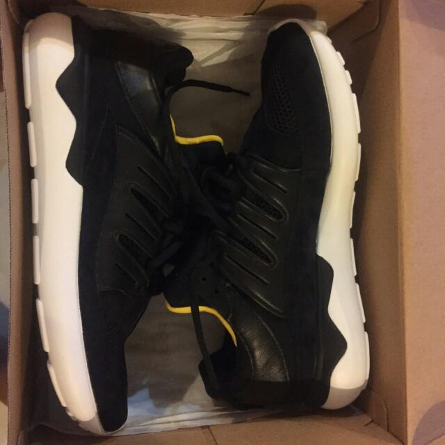 Adidas tubular 93 black yellow 2025