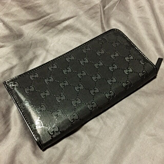 gucci travel wallet