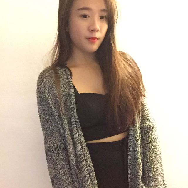 Basic Black Bralet (Category: Sleeveless) located in Singapore. Submitted by natashajoeanne (Listing ID 18050772, Image 1). Description: .