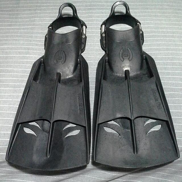 hollis f2 fins