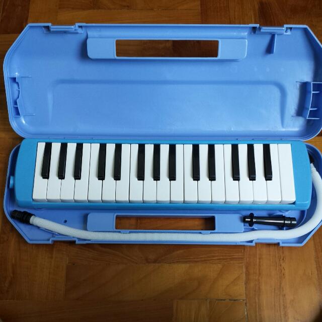 Melodica, Hobbies & Toys, Music & Media, Musical Instruments on Carousell