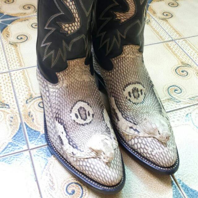 Cobra top skin boots