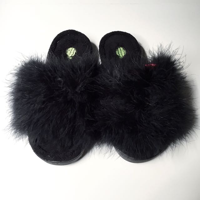 Black Furry Slippers, Luxury on Carousell