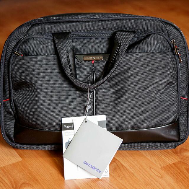 BNWT Samsonite Pro DLXLB Laptop Bag, Sports Equipment, Exercise & Fitness, Cardio & Fitness