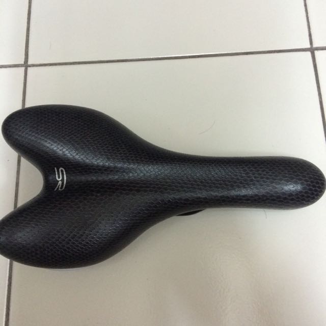 Selle Royal Viper Saddle, Sports Equipment, & Parts, Parts & Accessories on Carousell