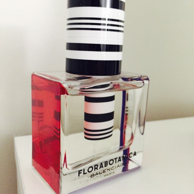 Florabotanica by Balenciaga 1.7oz 50ml Eau De Parfum going CHEAP