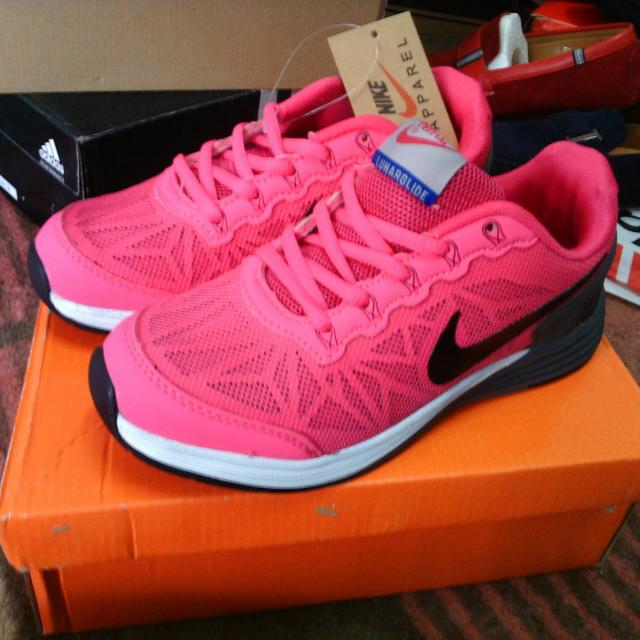 Running Shoe Made In Vietnam, Women's Fashion, Footwear, Shoe inserts