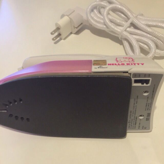 Authentic Hello Kitty Iron (Category: Wallets & Card Holders) located in Singapore. Submitted by fabrixoxo (Listing ID 18504321, Image 2). Description: .