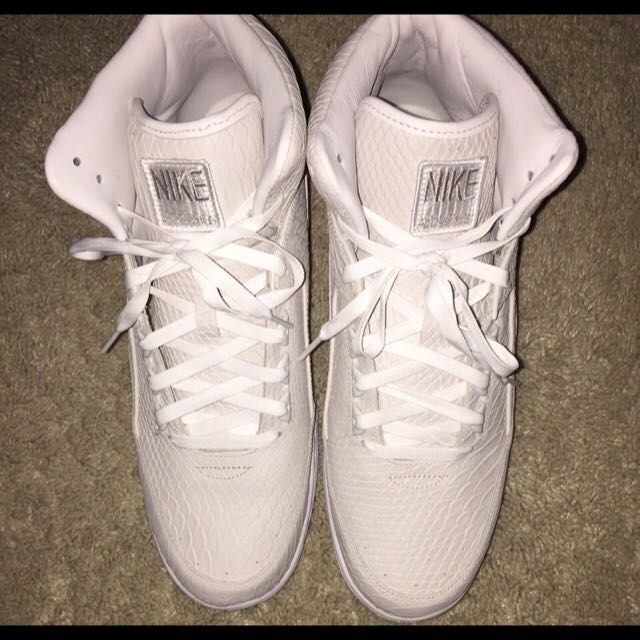 Nike Air Python Premium (Category: Sneakers) located in Singapore. Submitted by 3pulz (Listing ID 18487409, Image 1). Description: .