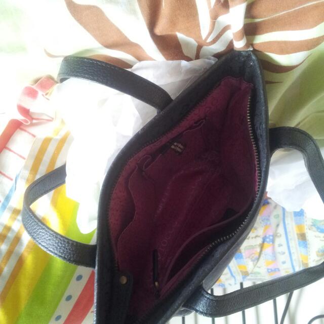 TOCCO Authentic Bag (Category: Bags & Wallets) located in Kuala Lumpur. Submitted by iwilla (Listing ID 18482049, Image 2). Description: .