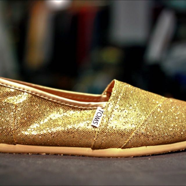 Gold sales glitter toms