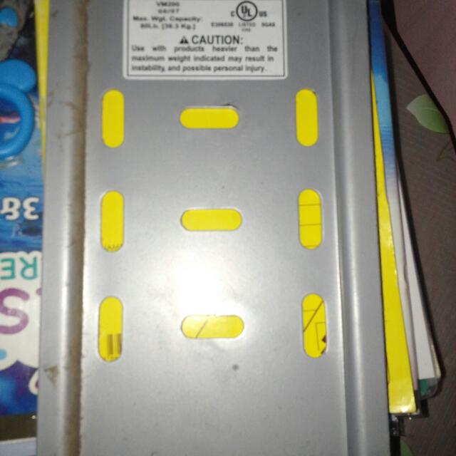 Wall Mount Bracket (Category: Cables & Adaptors) located in Singapore. Submitted by fadilioz (Listing ID 18552371, Image 2). Description: .
