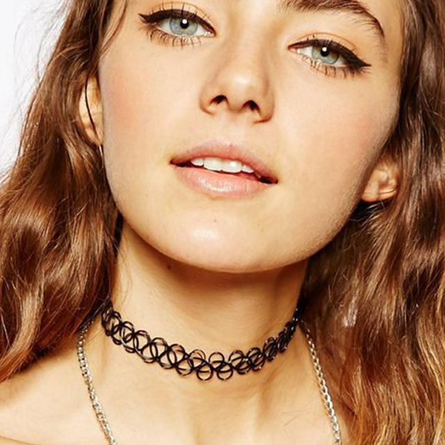 Chokers in the 90s online