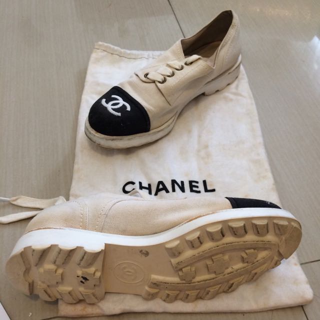 Chanel white canvas Sneaker slip on, Women's Fashion, Footwear, Sneakers on  Carousell