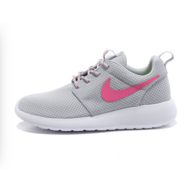 nike roshe run grey and pink