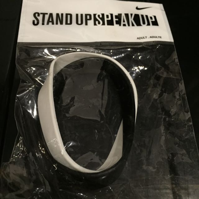 a tiempo Odiseo Perversión Nike Stand Up Speak Up Wristband, Mobile Phones & Gadgets, Wearables &  Smart Watches on Carousell