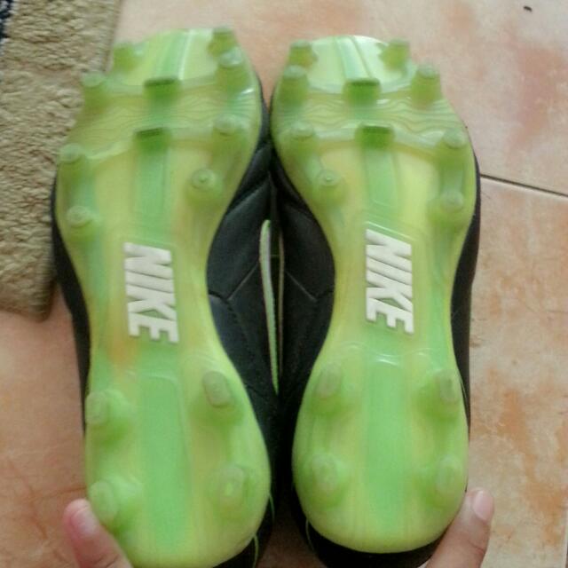 Nike Soccer Shoes - Nike Tiempo Flight FG - Firm Ground - Soccer Cleats -  White-Court Green-Metallic Silver