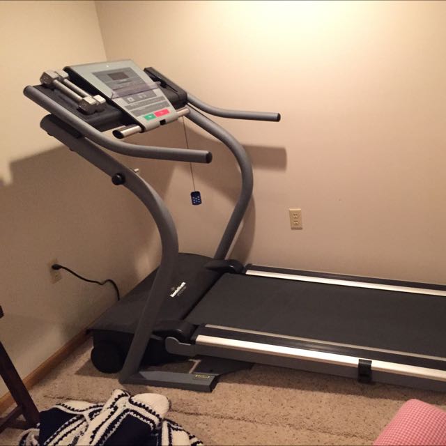 Nordic Track APEX 4100i Treadmill