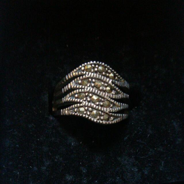 Ring (Category: Rings) located in Singapore. Submitted by psalm231 (Listing ID 18807239, Image 2). Description: .