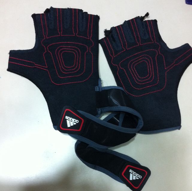 adidas sports gloves