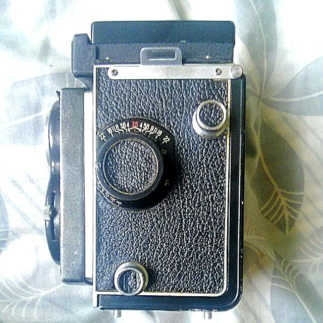 Rare Seagull Medium Format TLR Vintage Camera (Category: Cameras) located in Antipolo. Submitted by kaxuson (Listing ID 18851139, Image 2). Description: .