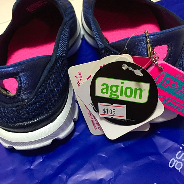 Skechers goga mat hotsell technology go walk slippers