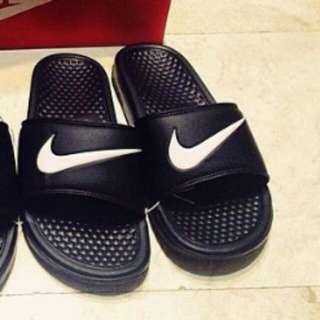 Nike 大勾