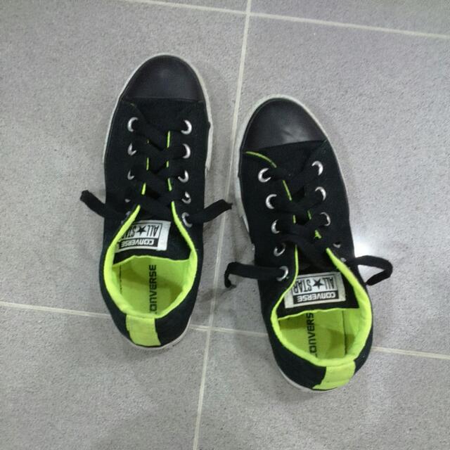 Star Black And Lime Green Shoe 