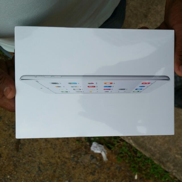 Ipad mini (Category: Other Mobile & Gadget Accessories) located in Singapore. Submitted by freewater.a397d3 (Listing ID 19039225, Image 2). Description: .
