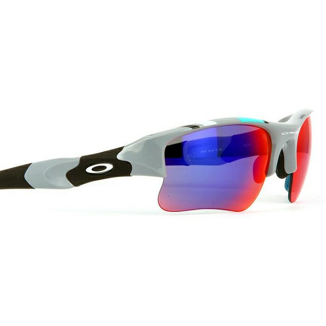 Red oakley hotsell jacket