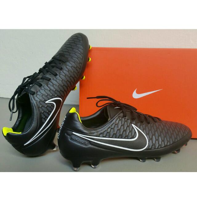BRAND NEW Nike Magista Football Boots 