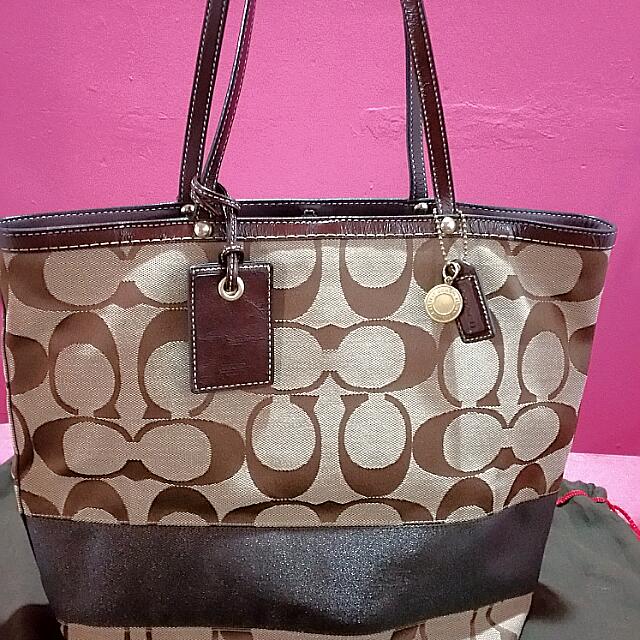 COACH Reversible Tote Bag Original, Luxury, Bags & Wallets on Carousell