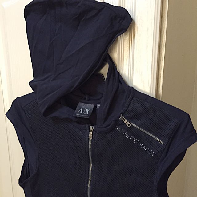 armani sleeveless hoodie