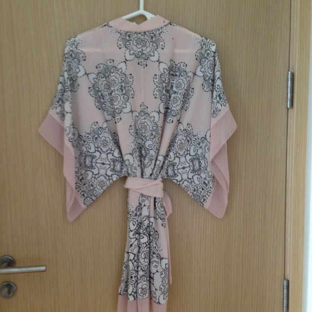 Bcbg kimono outlet sleeve dress