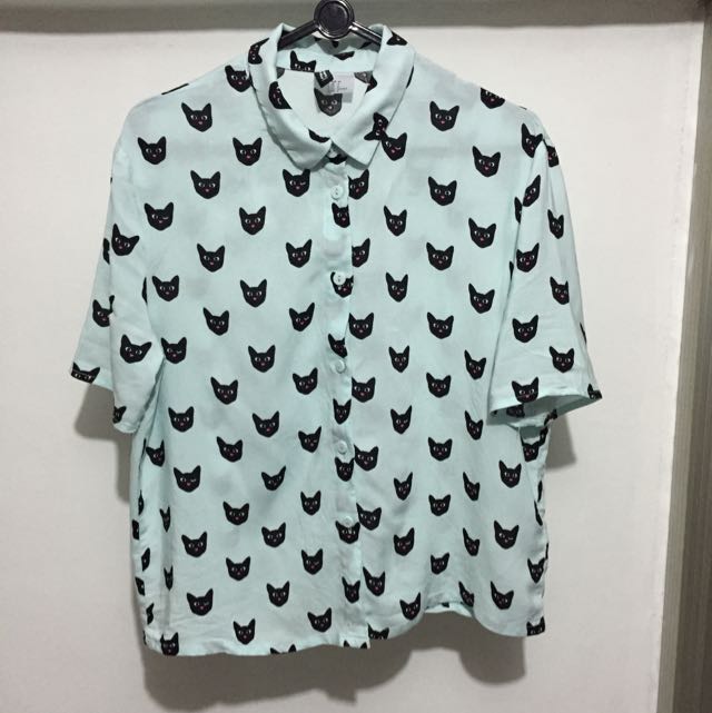 H M Divided Cat Crop Button Down Shirt Women S Fashion On Carousell