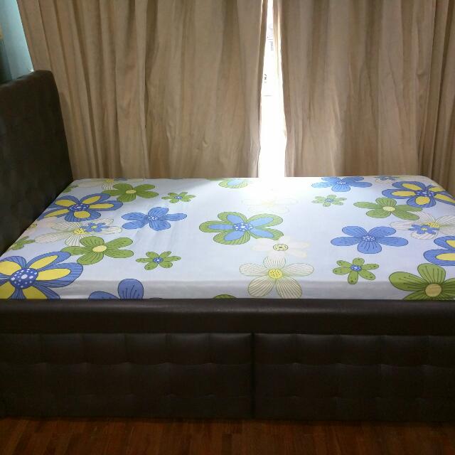 Super Single Mattress With Bed Frame/Storage Compartment, Furniture