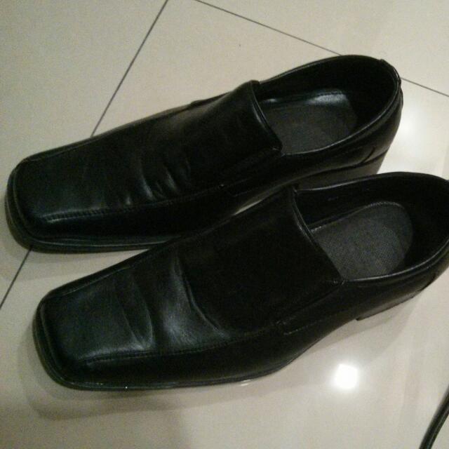 Bata Leather Shoes, Men's Fashion, Footwear, Casual shoes on Carousell